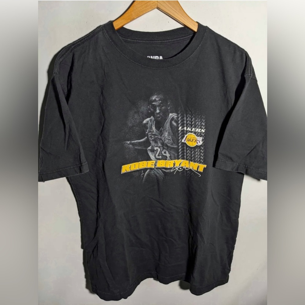 Kobe Bryant Los Angeles Lakers NBA T-Shirt Men’s Large